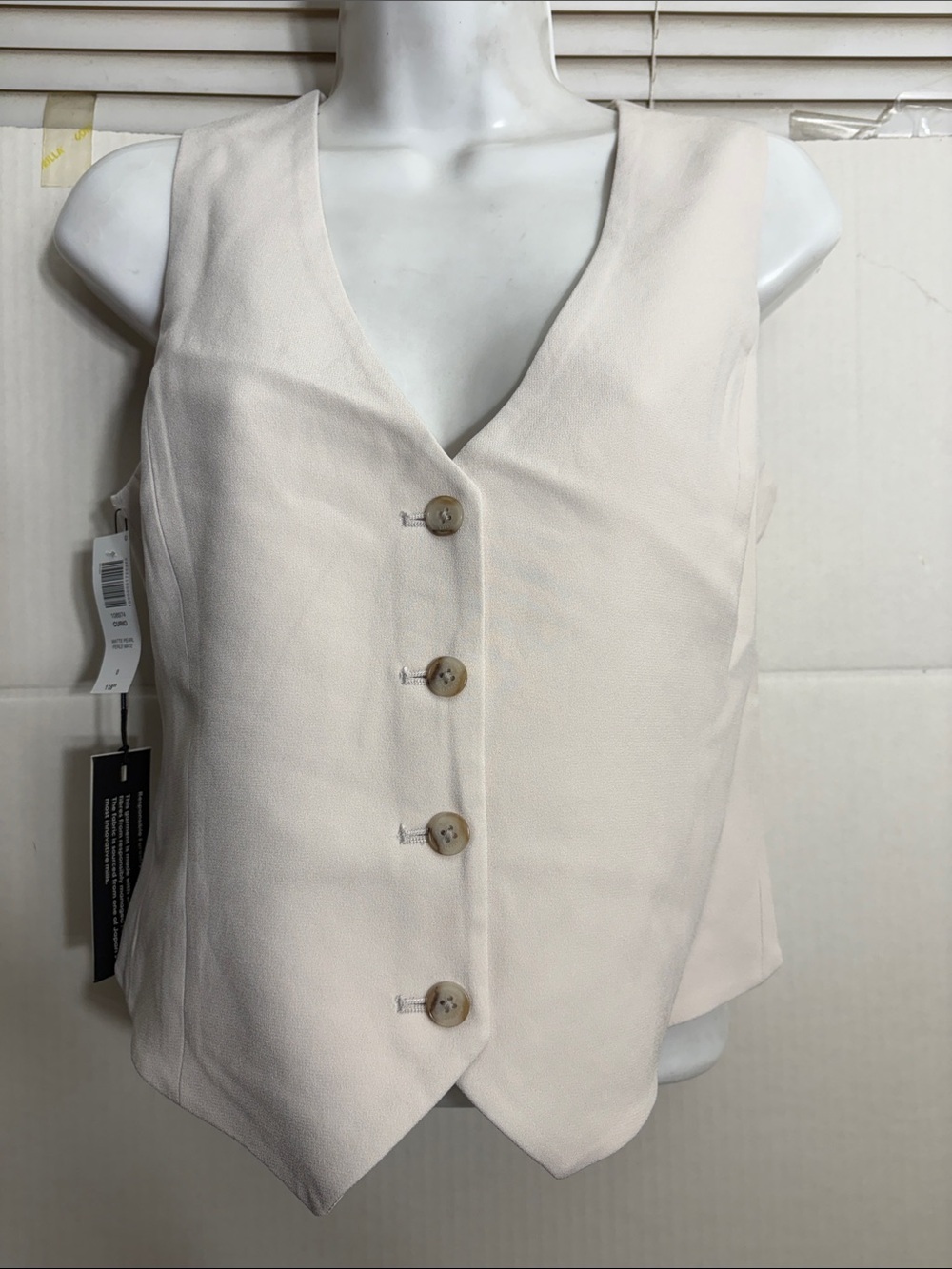 NWT Babaton color matte Pearl Curio Vest 8974